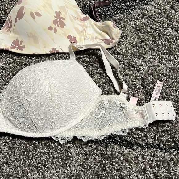 Victoria’s Secret & Auden Bra Bundle 34DD - Picture 3 of 7
